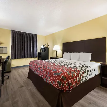 Econo Lodge Spotsylvania Town Center-3