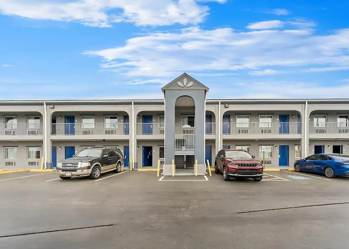 Motel: Econo Lodge Fredericksburg Near I-95